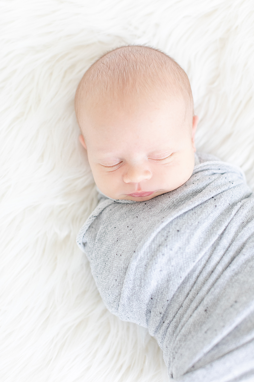 3 Tips for Taking Photos of Your Newborn At Home