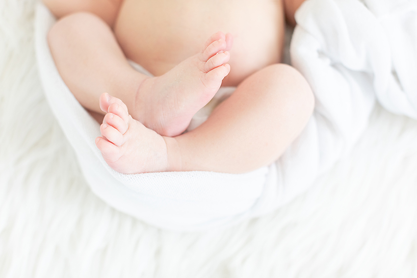 3 Tips for Taking Photos of Your Newborn At Home