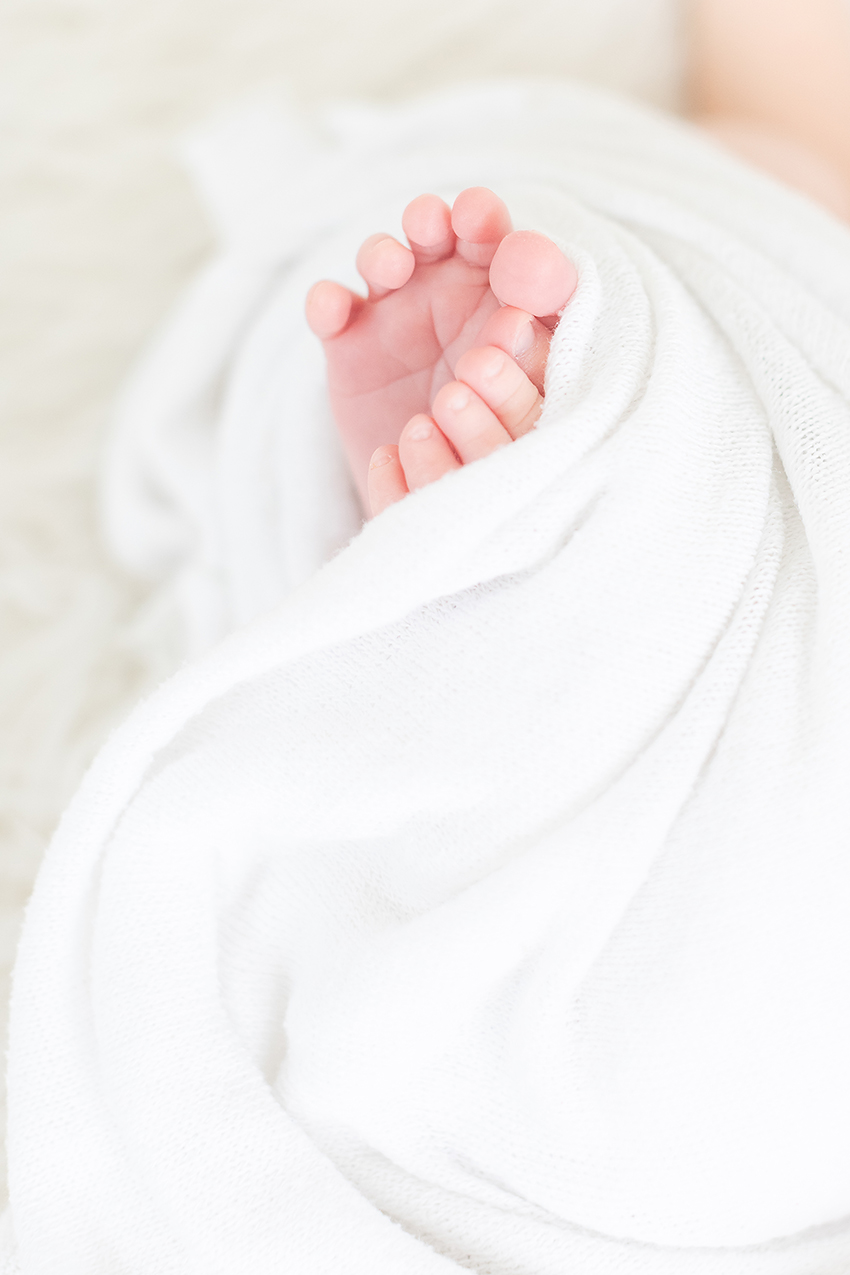 3 Tips for Taking Photos of Your Newborn At Home