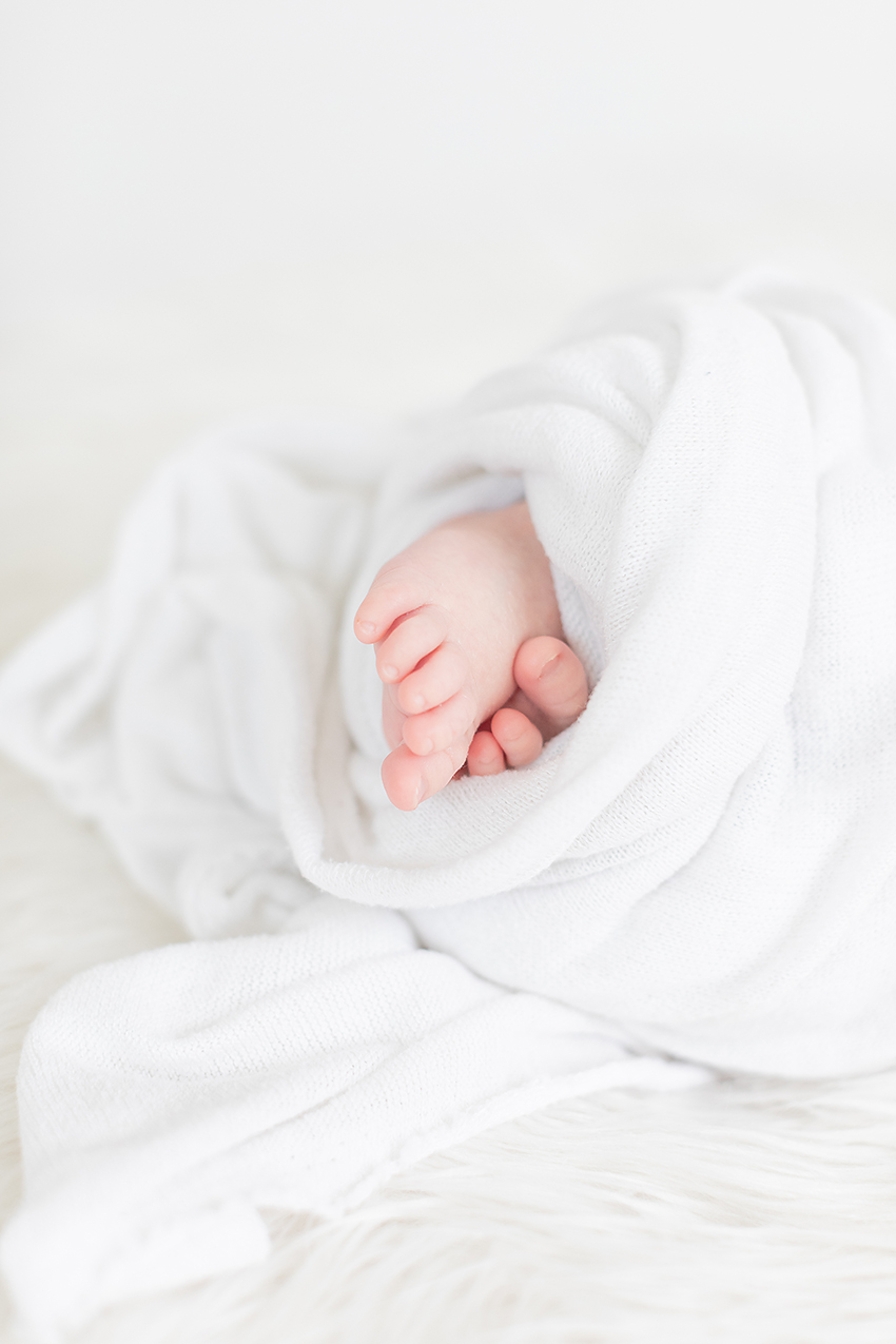 3 Tips for Taking Photos of Your Newborn At Home