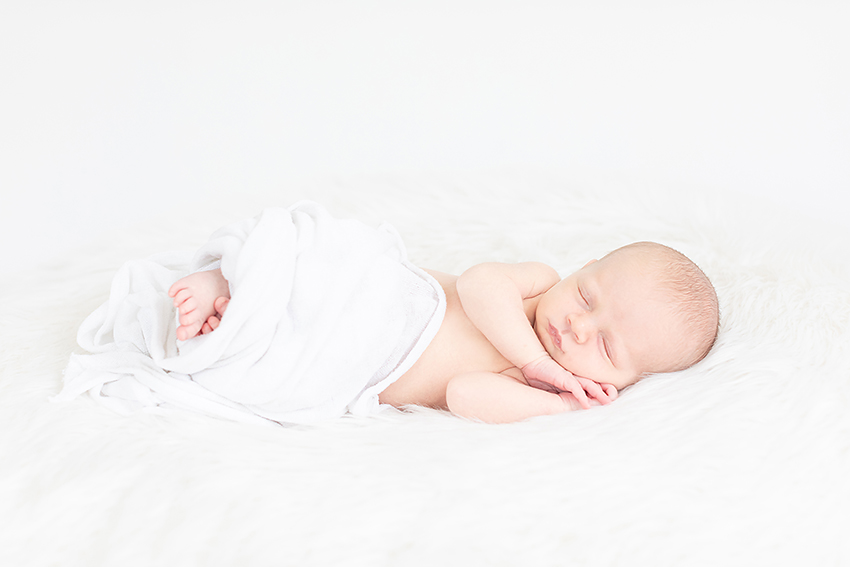 3 Tips for Taking Photos of Your Newborn At Home