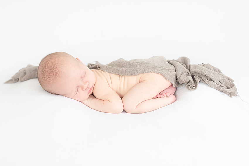 3 Tips for Taking Photos of Your Newborn At Home