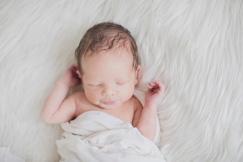 Newborn Picture Ideas: Complete Photo Session with Just One Prop Set