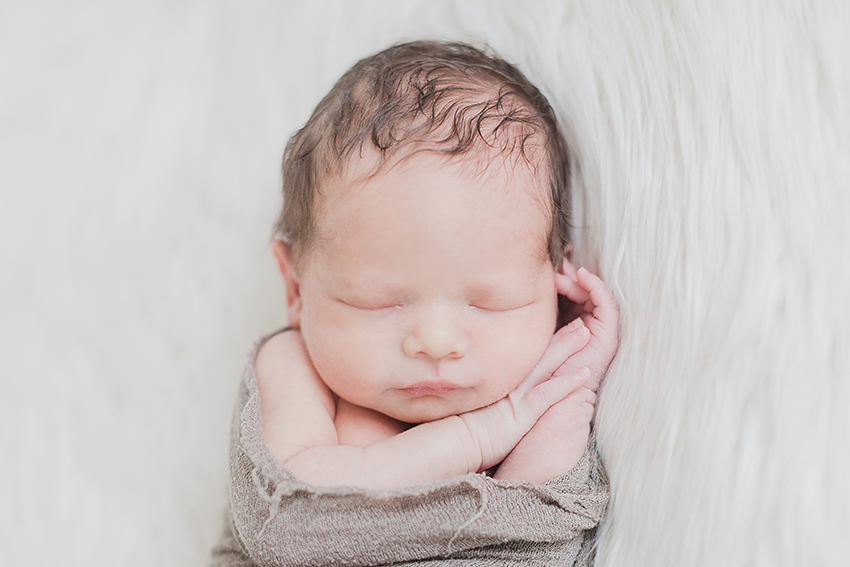 Family Photography: Sibling Poses - The Milky Way