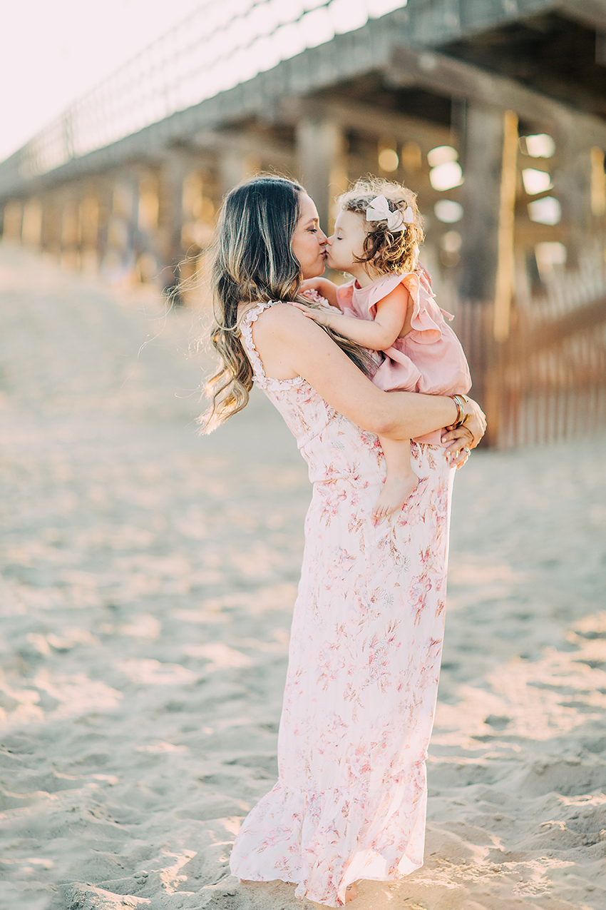 How to Find a Maternity Photographer