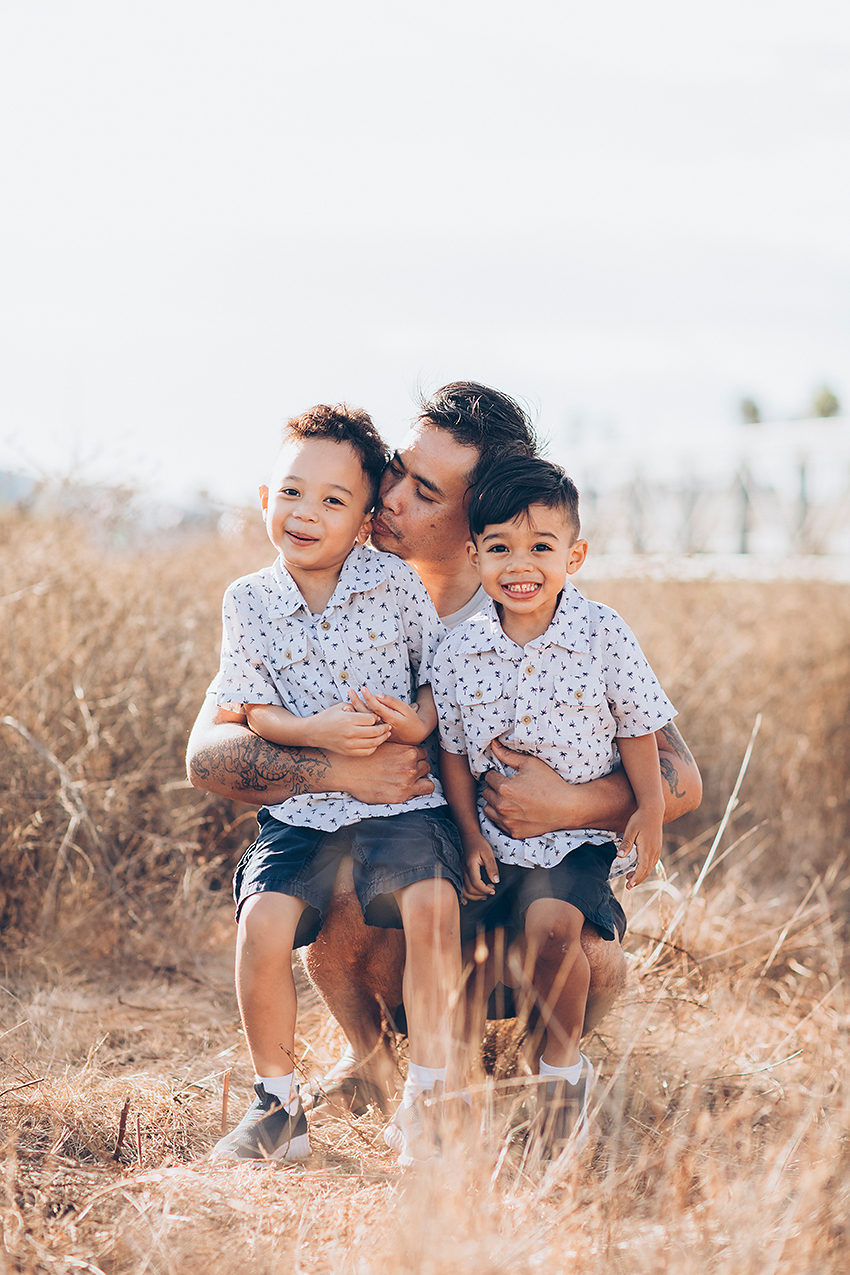 handsome little boy style in these modern desert family photos |  thelovedesignelife.com | Little boy photography, Photographing kids, Little  boy poses